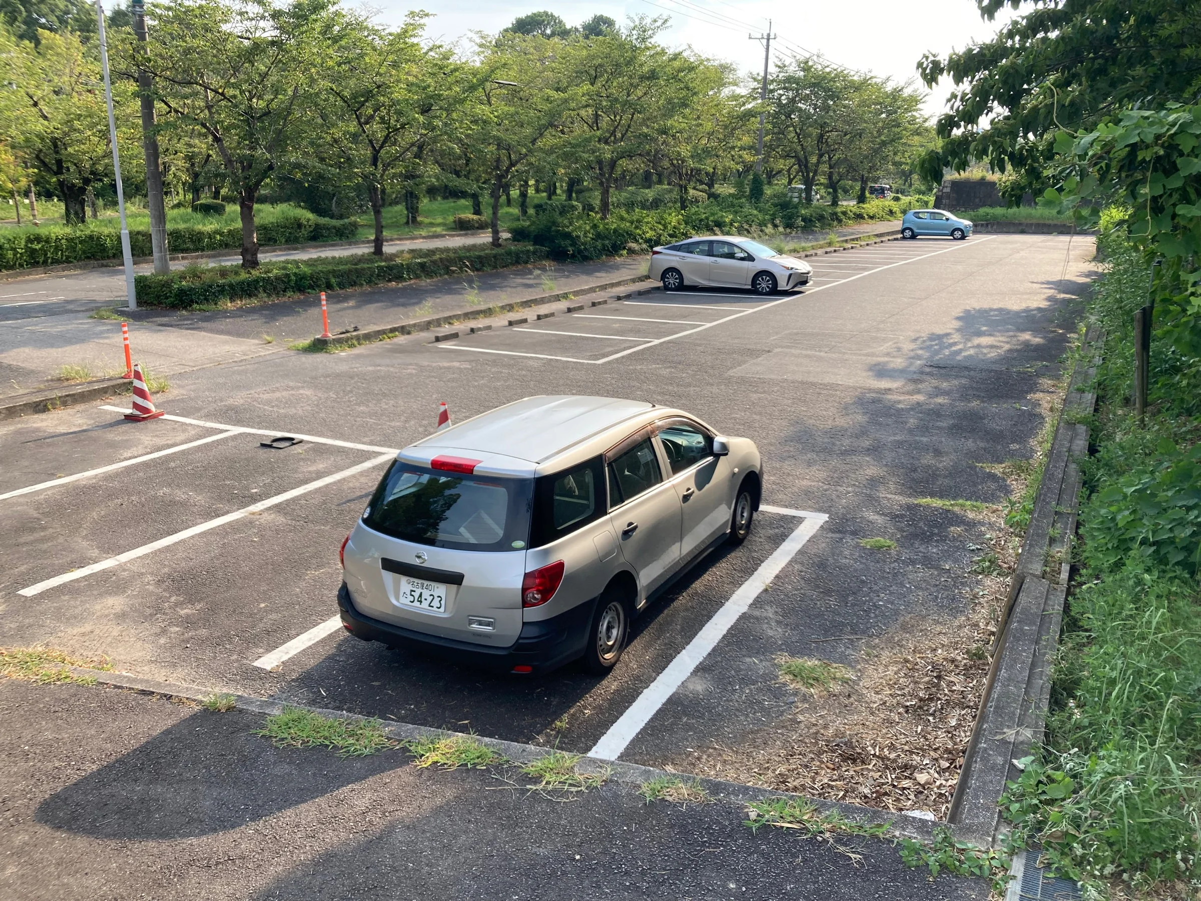 永昌院霊苑に直結した駐車場